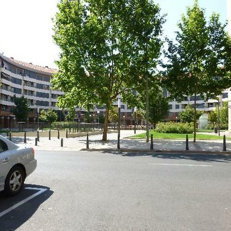 Manzanera, Junto Ayuntamiento Y Riojaforum Logroño Exteriér fotografie