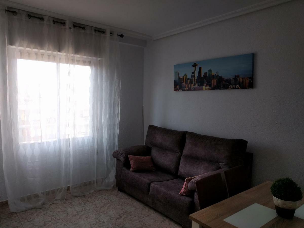Manzanera, Junto Ayuntamiento Y Riojaforum Logroño Exteriér fotografie