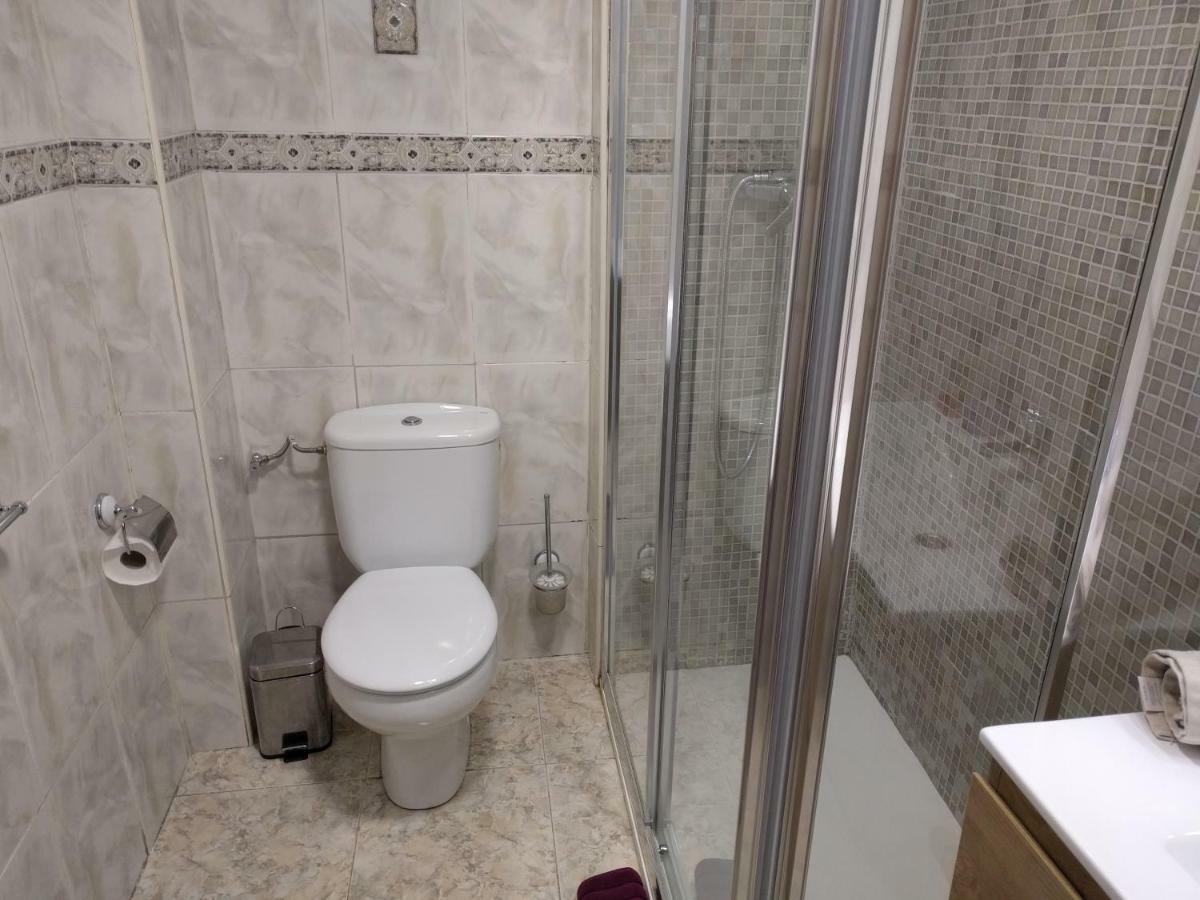 Manzanera, Junto Ayuntamiento Y Riojaforum Logroño Exteriér fotografie